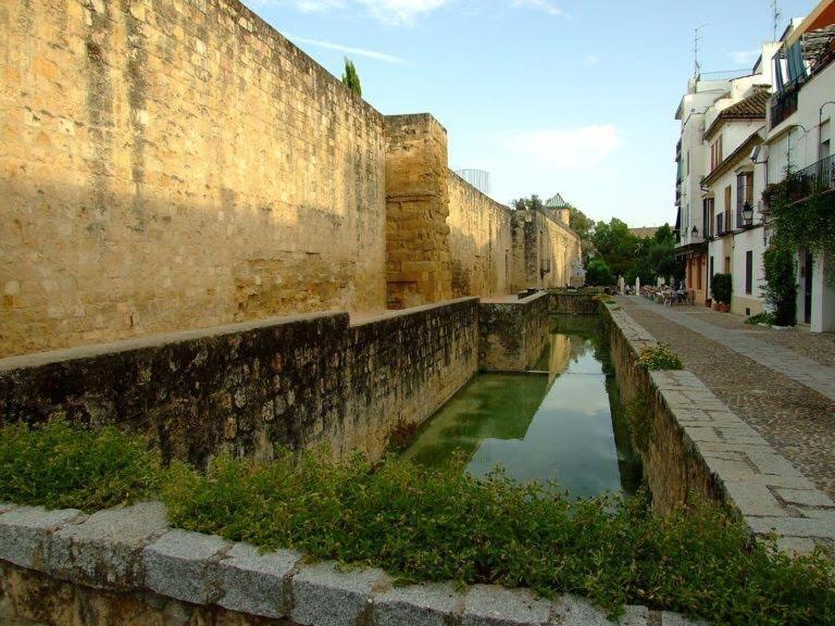 Patio De La Muralla Apartamentos Córdoba Exterior foto